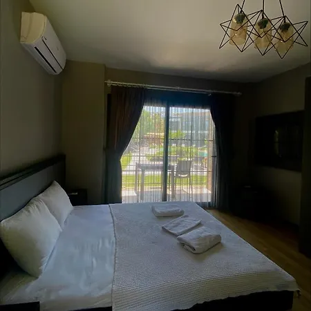 The Search 4* بودروم